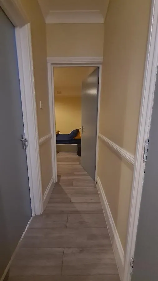 Entire 2 Bedroom Home/Flat In London, Central Line 0*, London United Kingdom